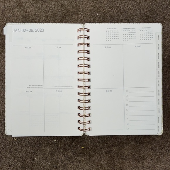 Brand New 2023 Weekly Planner - Picture 4 of 4